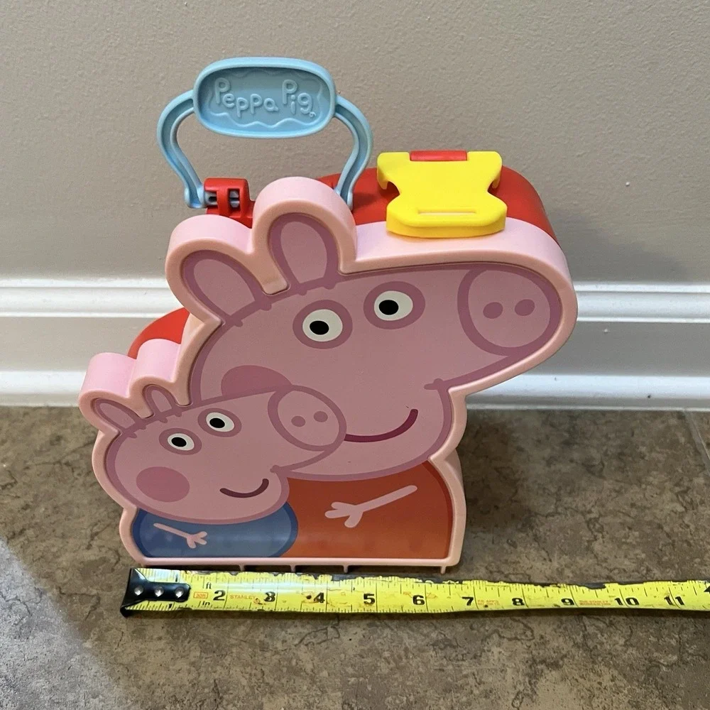 Peppa‎ Pig Carry Case with Several Figures Playtime